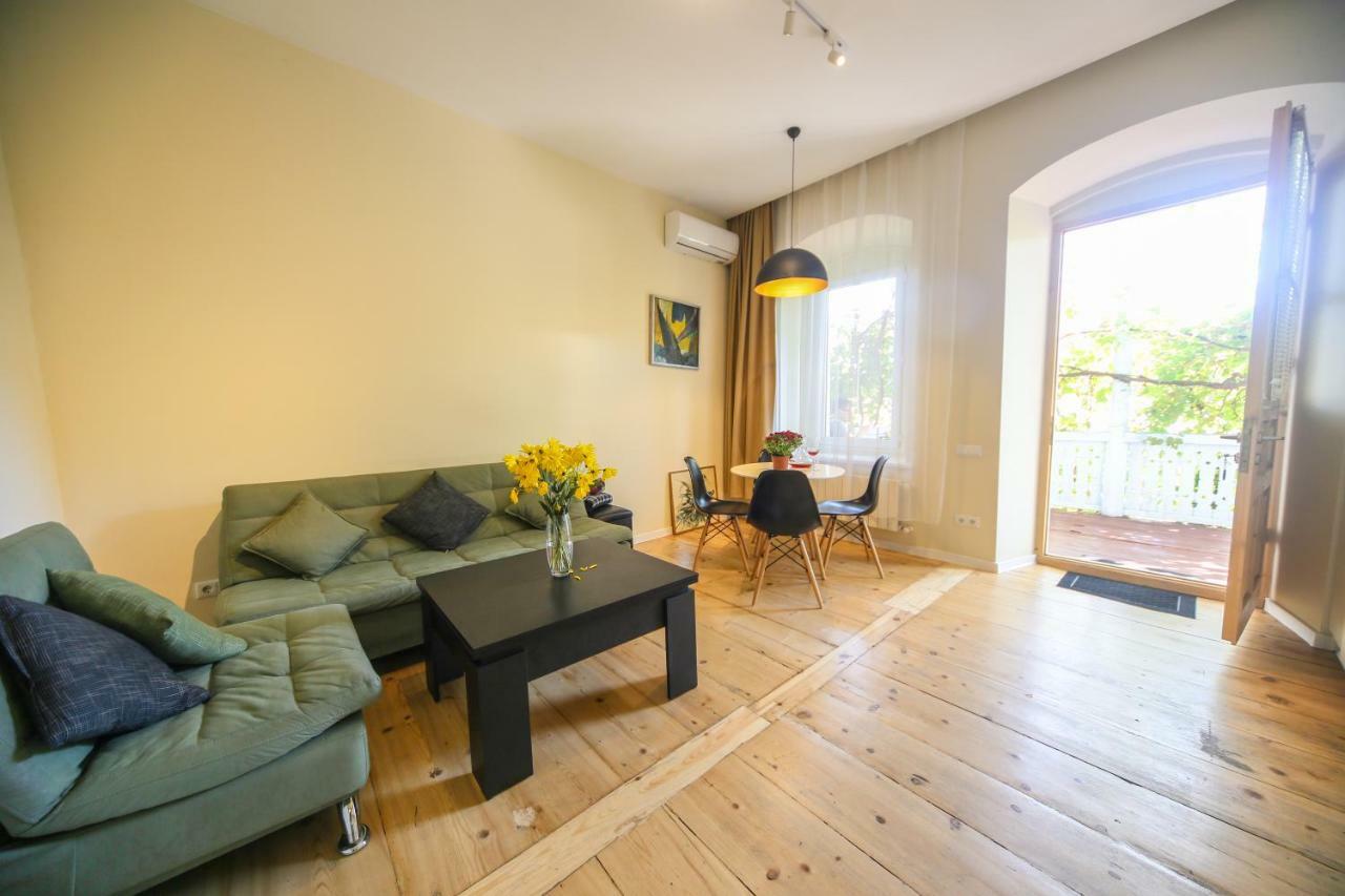 Parajhouse Apartment Tbilisi Ngoại thất bức ảnh